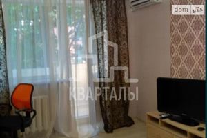 Сдается в аренду 1-комнатная квартира 30 кв. м в Киеве