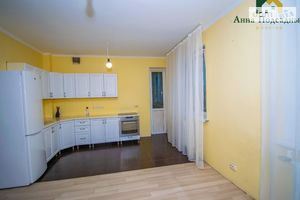 Продається 2-кімнатна квартира 80 кв. м у Херсоні