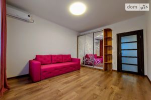 Продается 3-комнатная квартира 83.84 кв. м в Киеве