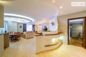 Продается 3-комнатная квартира 146 кв. м в Киеве