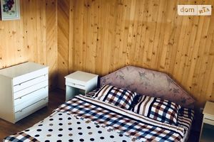 Здається в оренду 7-кімнатна квартира у Яремчі