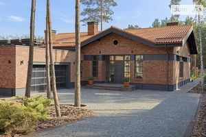 Продается одноэтажный дом 410 кв. м с садом
