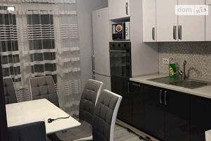 Сдается в аренду 3-комнатная квартира 83 кв. м в Тернополе
