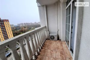 Сдается в аренду 1-комнатная квартира 35 кв. м в Киеве