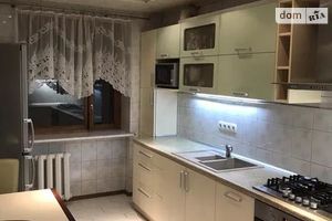 Сдается в аренду 3-комнатная квартира 67 кв. м в Киеве