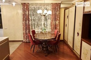 Сдается в аренду 3-комнатная квартира 140 кв. м в Киеве