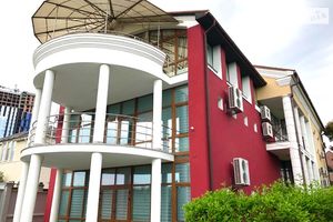 Сдается в аренду дом на 3 этажа 800 кв. м с мебелью