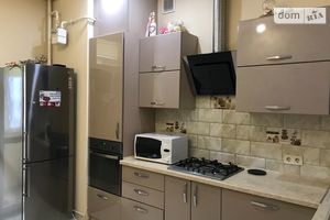 Сдается в аренду 1-комнатная квартира 45 кв. м в Черновцах