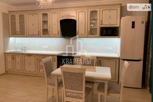 Сдается в аренду 2-комнатная квартира 80 кв. м в Киеве