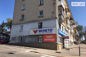 Продается нежилое помещение в жилом доме 184.8 кв. м в 5-этажном здании