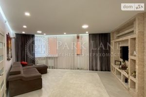 Продается 2-комнатная квартира 76 кв. м в Киеве