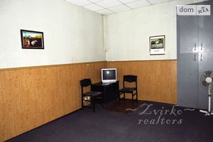 Продається офіс 52 кв. м в житловому фонді