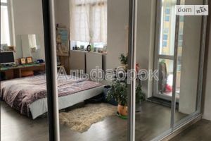 Продается 1-комнатная квартира 42 кв. м в Киеве