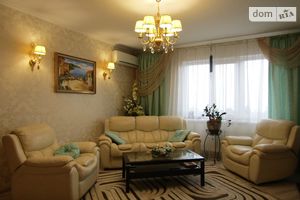 Продается 3-комнатная квартира 97.5 кв. м в Черкассах