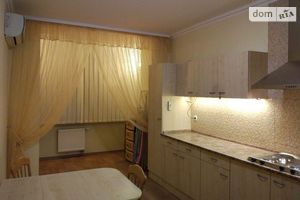 Сдается в аренду 1-комнатная квартира 58.8 кв. м в Киеве