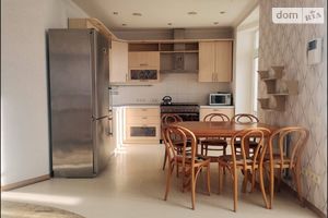 Продается 5-комнатная квартира 230 кв. м в Днепре