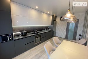 Продается 3-комнатная квартира 105 кв. м в Николаеве