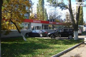 Сдается в аренду нежилое помещение в жилом доме 350 кв. м в 9-этажном здании