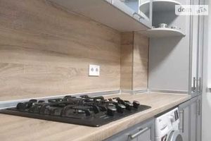 Продается 1-комнатная квартира 44 кв. м в Полтаве