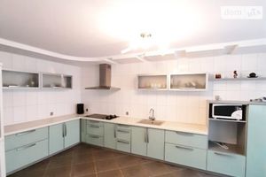 Продается часть дома 250 кв. м с верандой