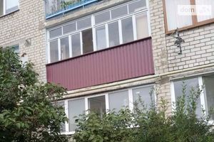 Продается 3-комнатная квартира 64 кв. м в Сарнах