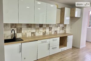 Продається 2-кімнатна квартира 53 кв. м у Ірпені