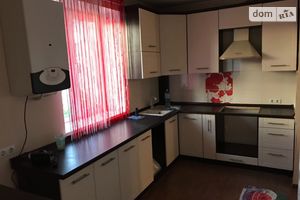 Продается 4-комнатная квартира 87 кв. м в Сваляве