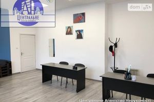 Здається в оренду офіс 45 кв. м в бізнес-центрі