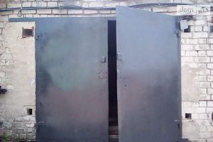 Продається місце в гаражному кооперативі під легкове авто на 16 кв. м