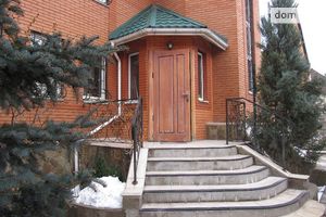Сдается в аренду дом на 2 этажа 334 кв. м с садом