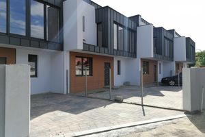 Продається будинок 2 поверховий 140 кв. м с басейном