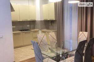 Продається 2-кімнатна квартира 104 кв. м у Львові