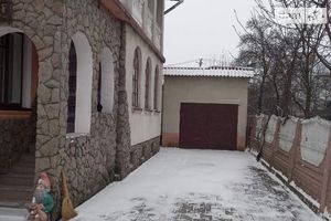 Продається будинок 2 поверховий 210 кв. м з садом