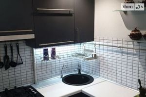 Продається 2-кімнатна квартира 45 кв. м у Дніпрі