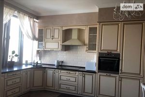 Продается 2-комнатная квартира 86 кв. м в Киеве
