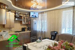 Продается 3-комнатная квартира 64 кв. м в Херсоне