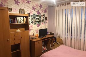Продается 3-комнатная квартира 62 кв. м в Ровно