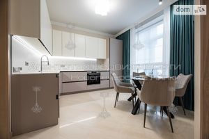 Продается 3-комнатная квартира 118 кв. м в Киеве