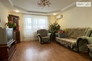 Продается 4-комнатная квартира 74 кв. м в Днепре
