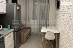 Продается 1-комнатная квартира 50 кв. м в Киеве