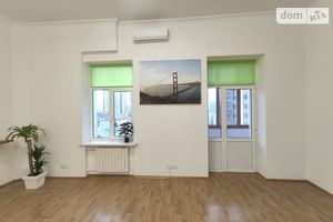 Сдается в аренду 1-комнатная квартира 46 кв. м в Киеве