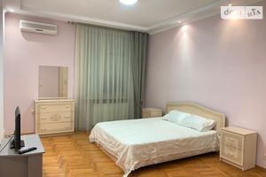 Сдается в аренду 4-комнатная квартира 170 кв. м в Киеве