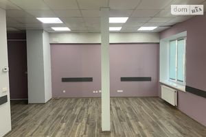 Здається в оренду офіс 61 кв. м в нежитловому приміщені в житловому будинку