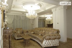 Продается 3-комнатная квартира 130 кв. м в Киеве