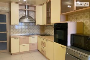 Продается 3-комнатная квартира 98 кв. м в Киеве
