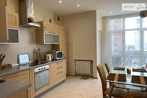 Продается 3-комнатная квартира 138 кв. м в Киеве
