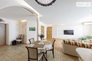 Продается 2-комнатная квартира 84 кв. м в Киеве