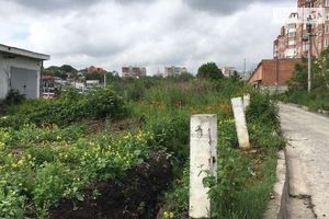 Продається місце в гаражному кооперативі універсальний на 80 кв. м