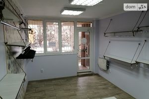 Здається в оренду торгово-офісний центр 18 кв. м в 5-поверховій будівлі