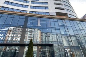 Продается 3-комнатная квартира 159.5 кв. м в Ивано-Франковске